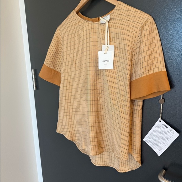 ALYSI NWT size 42 (6 US see measur) Women's Checkered Blouse with lovely buttons - Picture 2 of 15